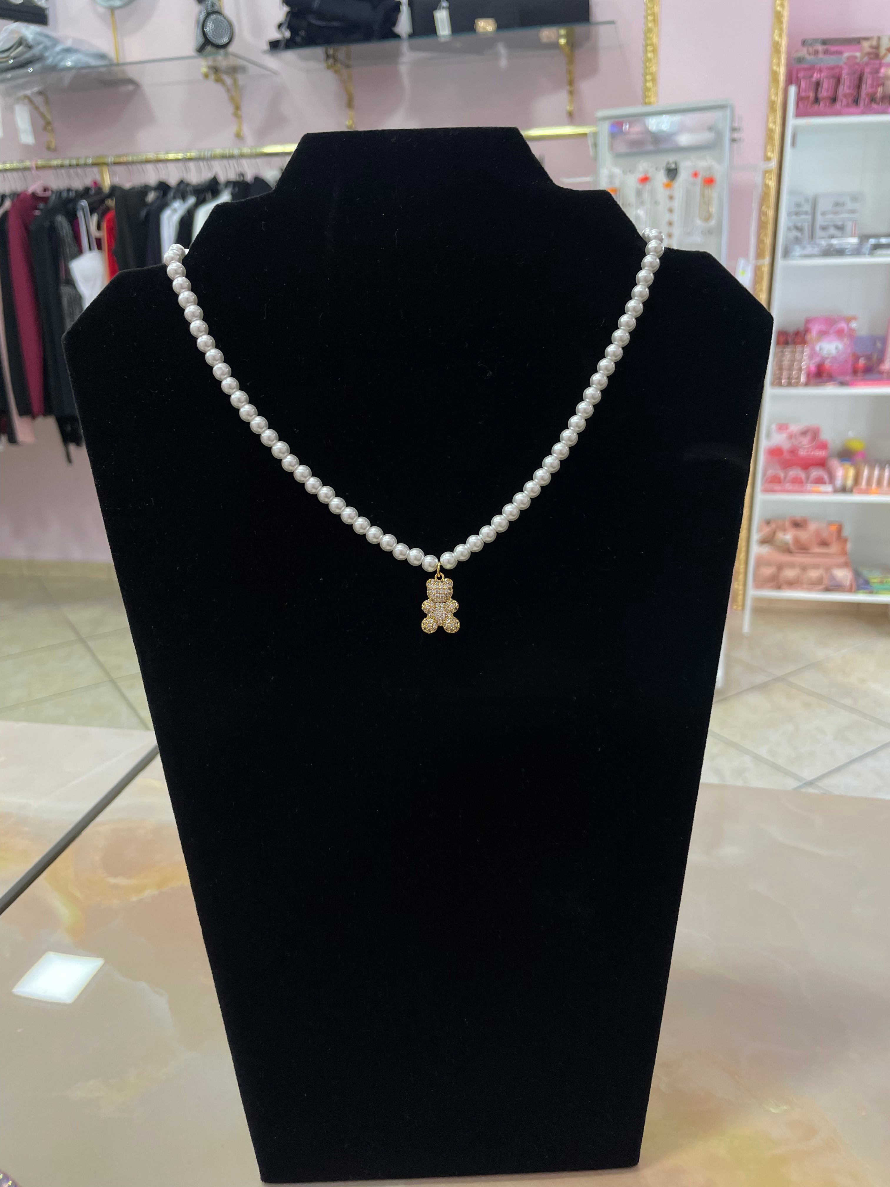 COLLANA CON PERLE E ORSETTO